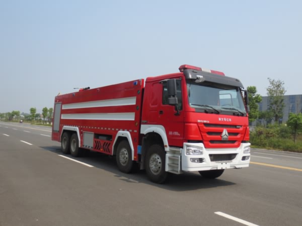 國五重汽豪沃24噸泡沫消防車(chē)